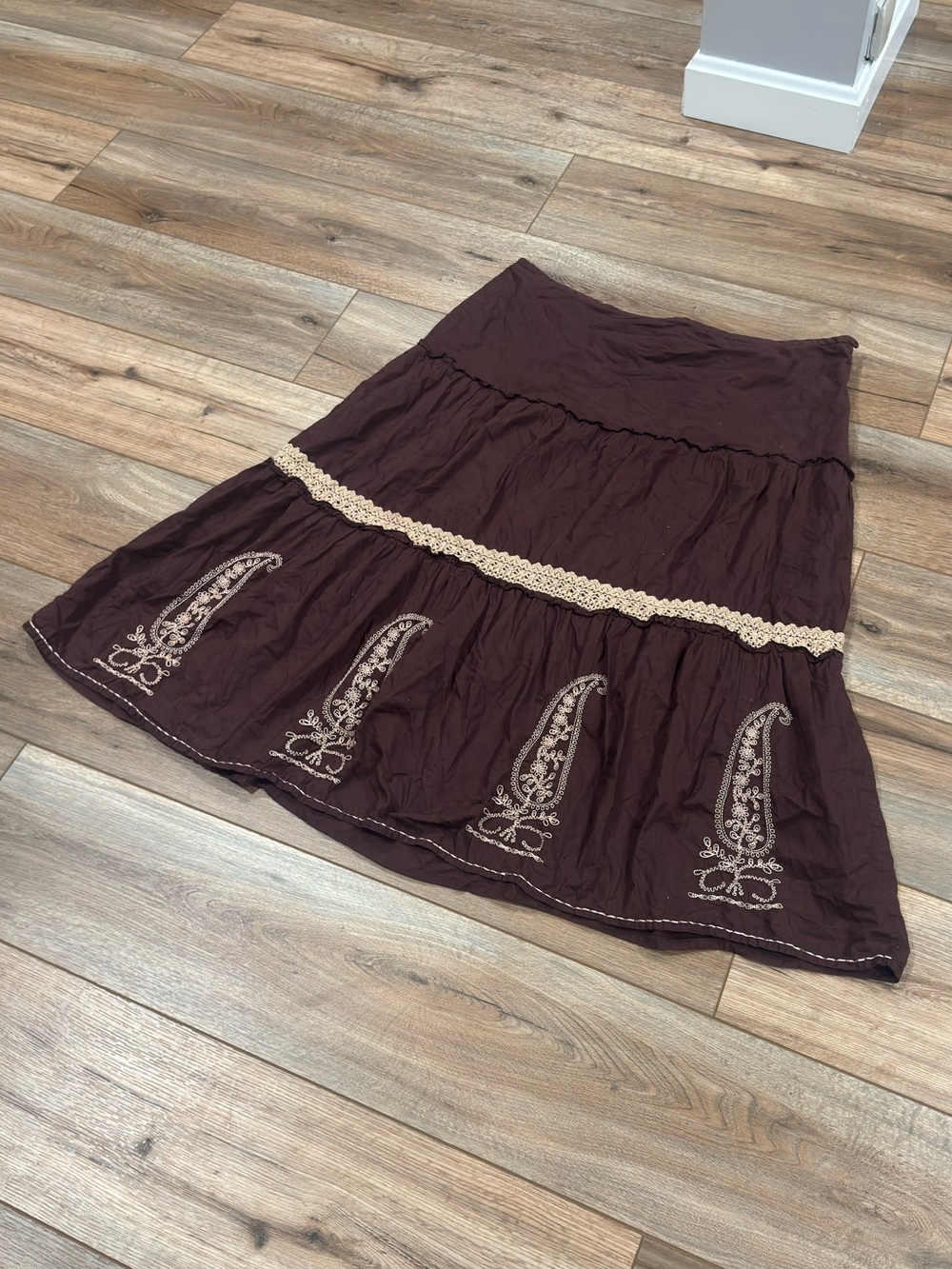 JOHN PAUL RICHARD Embroidered Boho Paisley Vintage Brown Midi Skirt | Size Large